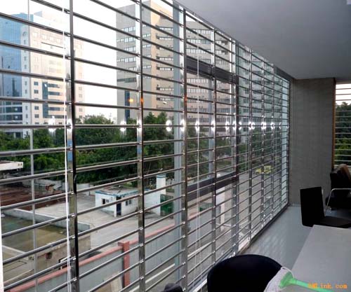 ����־�����